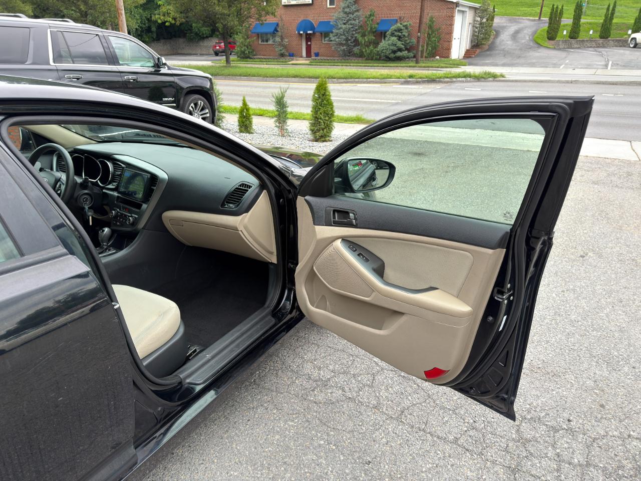 Kia Optima 4dr Sdn LX 2013