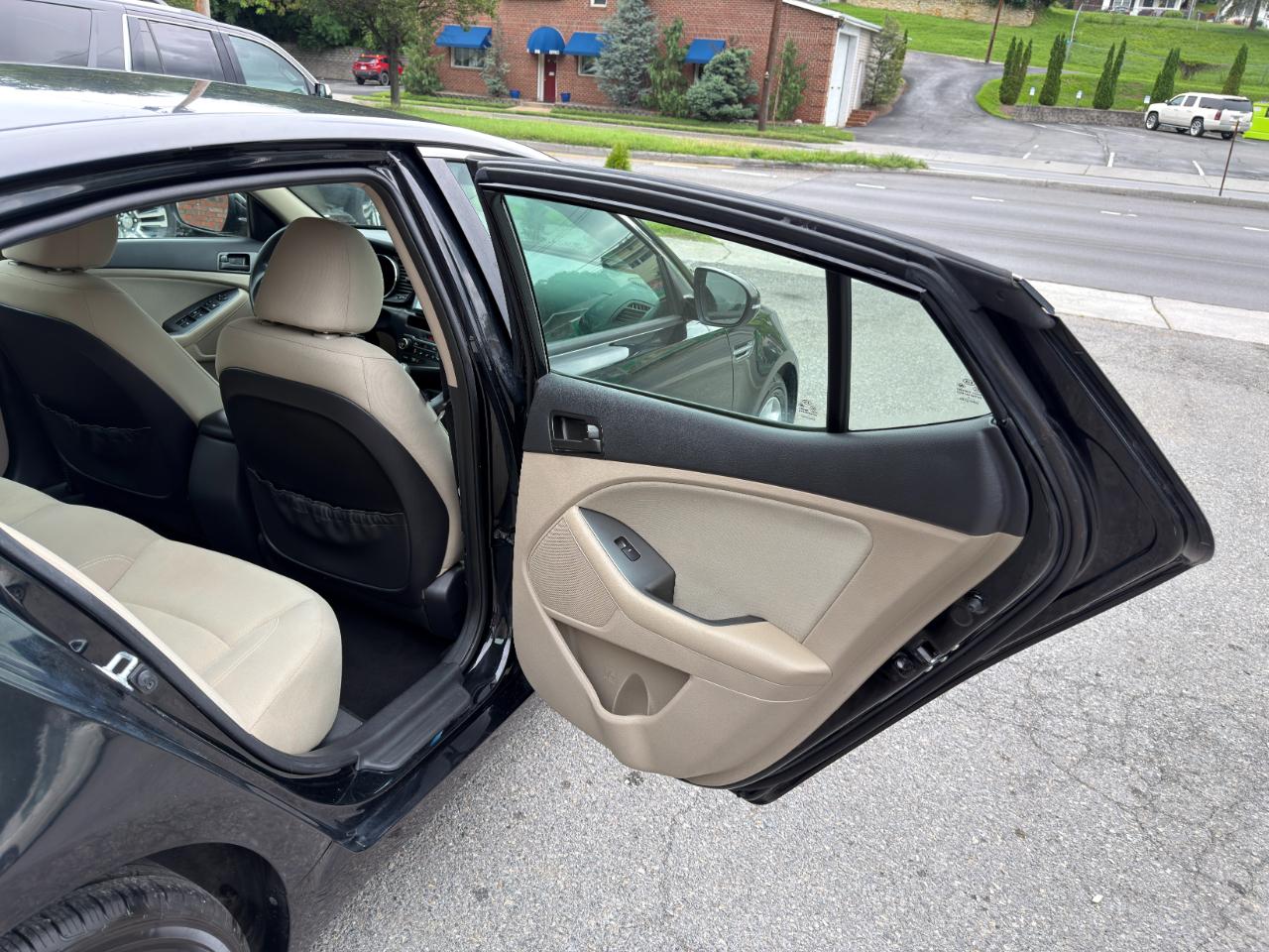 Kia Optima 4dr Sdn LX 2013