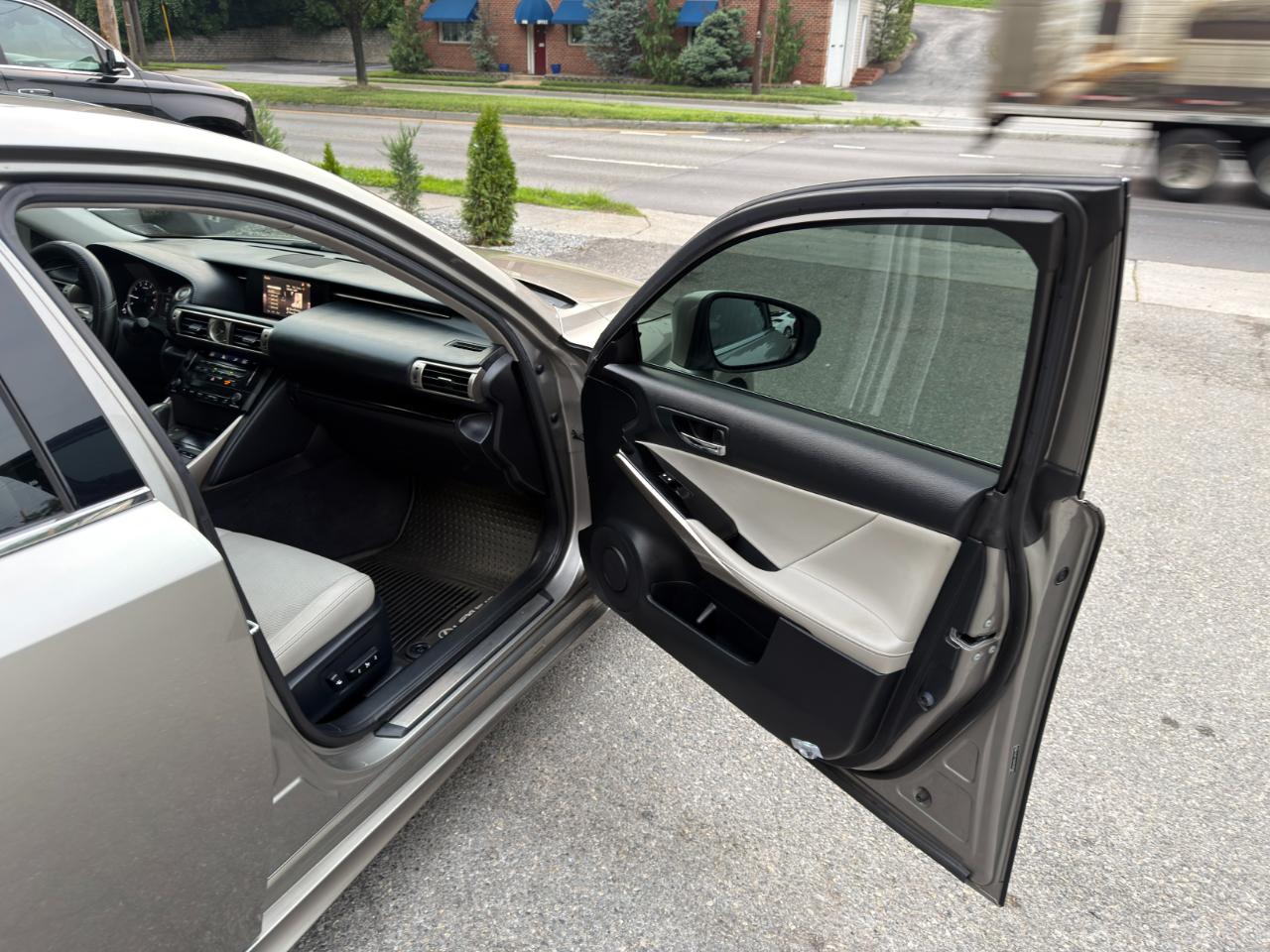 Lexus IS 250 4dr Sport Sdn Auto AWD 2014