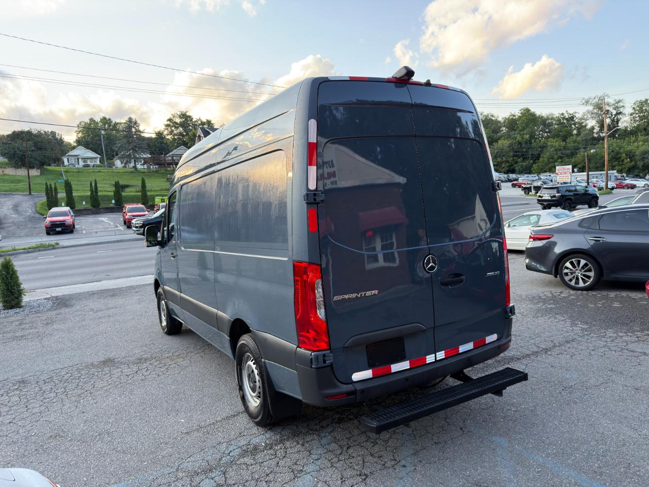 Mercedes-Benz Sprinter Van 2500 Standard Roof V6 144" RWD 2019