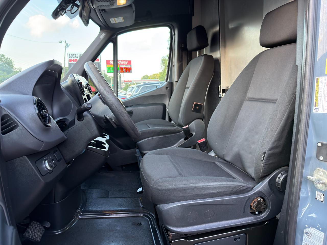 Mercedes-Benz Sprinter Van 2500 Standard Roof V6 144" RWD 2019