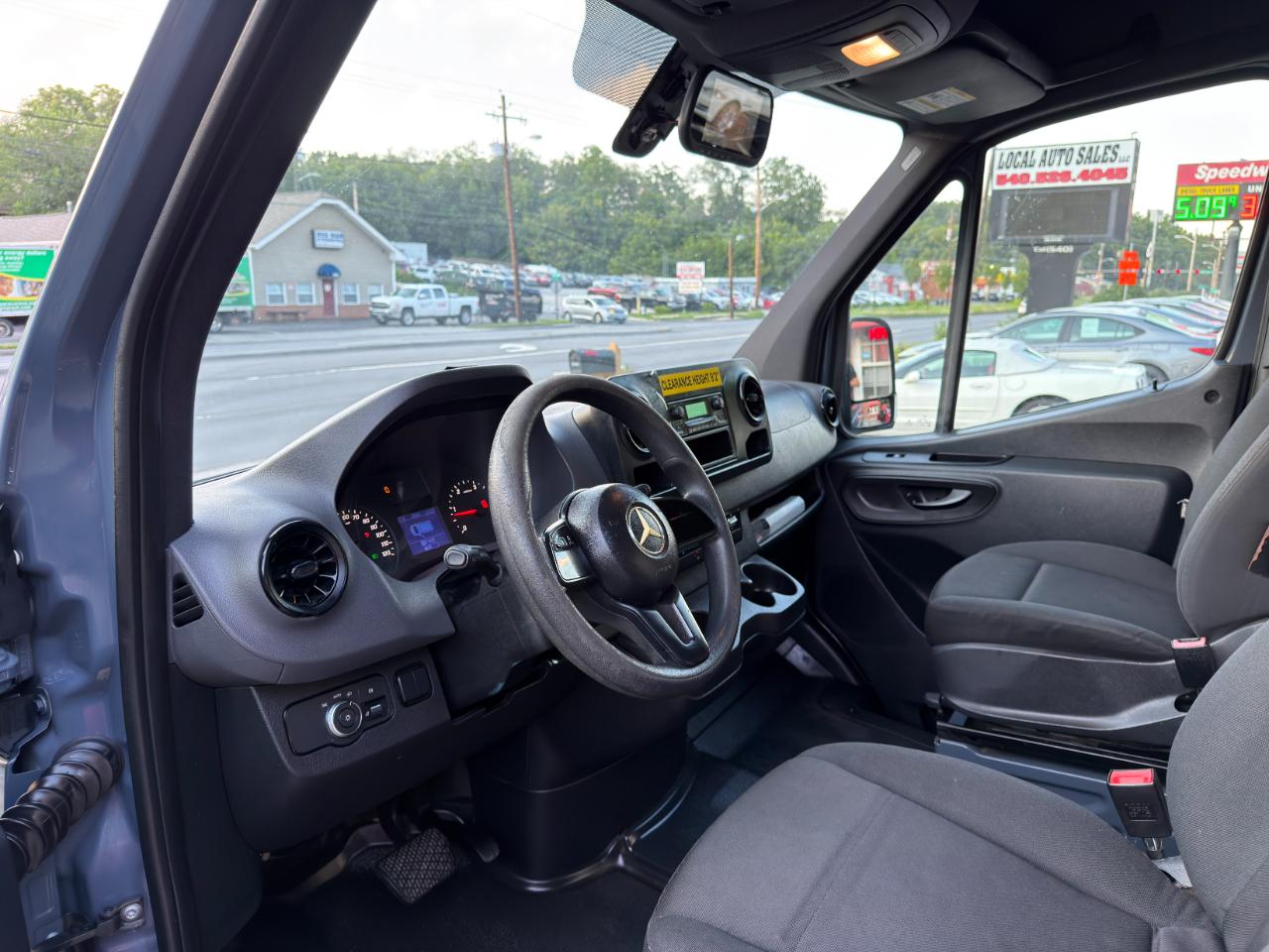 Mercedes-Benz Sprinter Van 2500 Standard Roof V6 144" RWD 2019