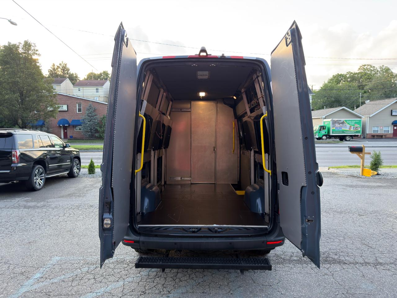 Mercedes-Benz Sprinter Van 2500 Standard Roof V6 144" RWD 2019