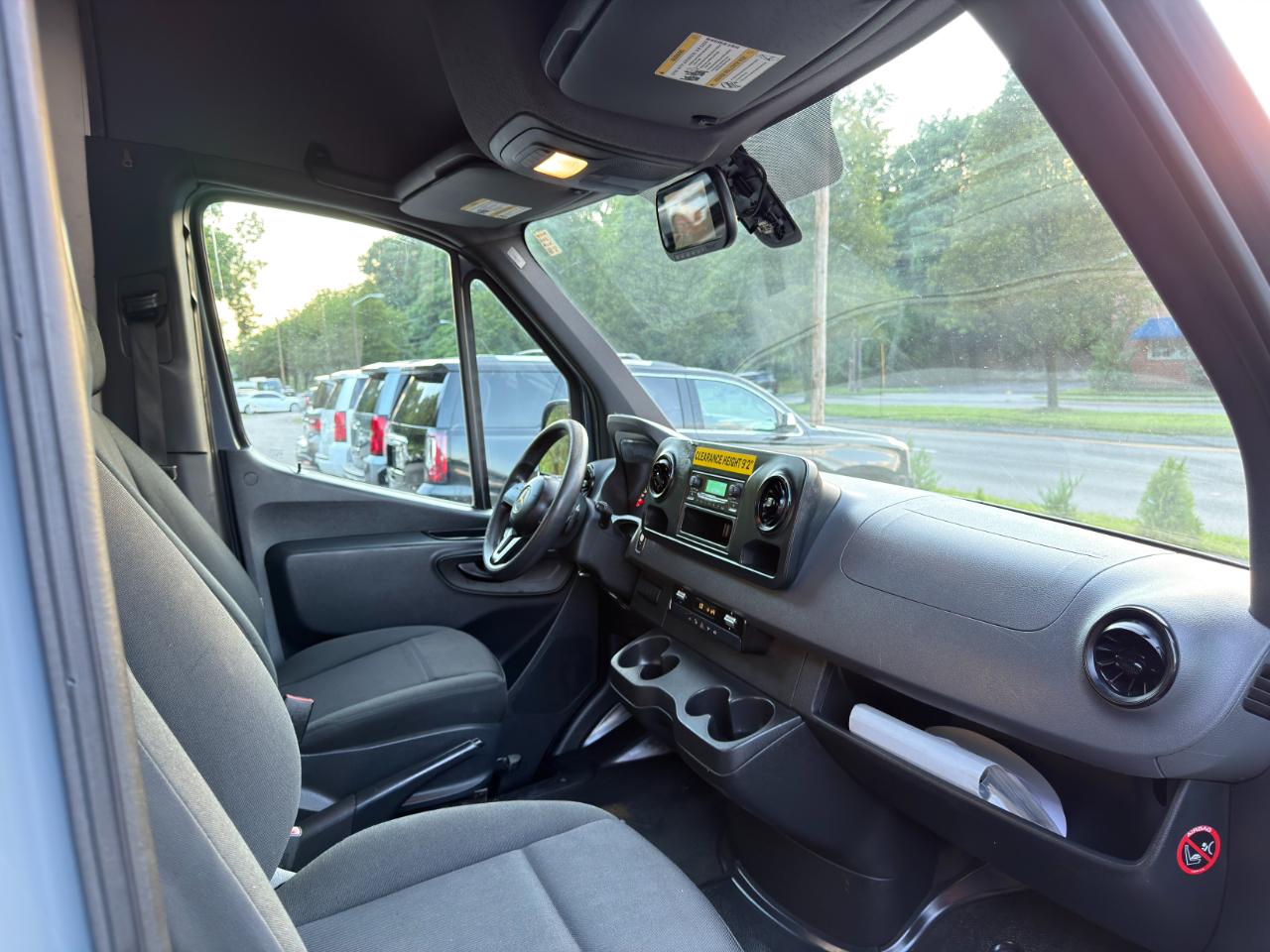 Mercedes-Benz Sprinter Van 2500 Standard Roof V6 144" RWD 2019
