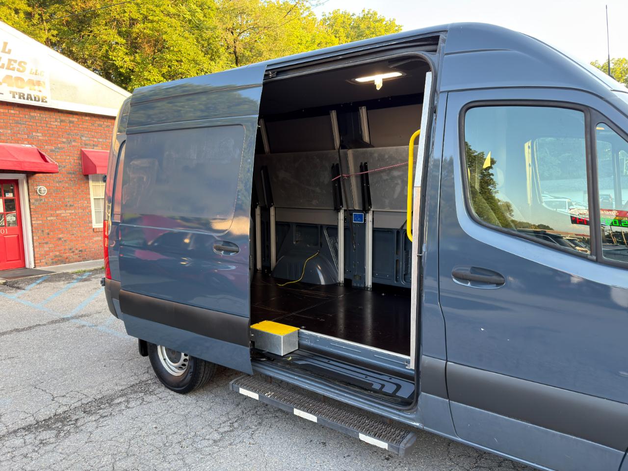 Mercedes-Benz Sprinter Van 2500 Standard Roof V6 144" RWD 2019