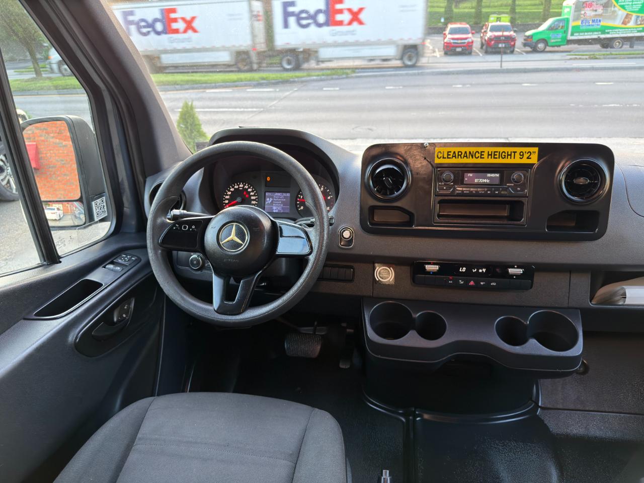 Mercedes-Benz Sprinter Van 2500 Standard Roof V6 144" RWD 2019
