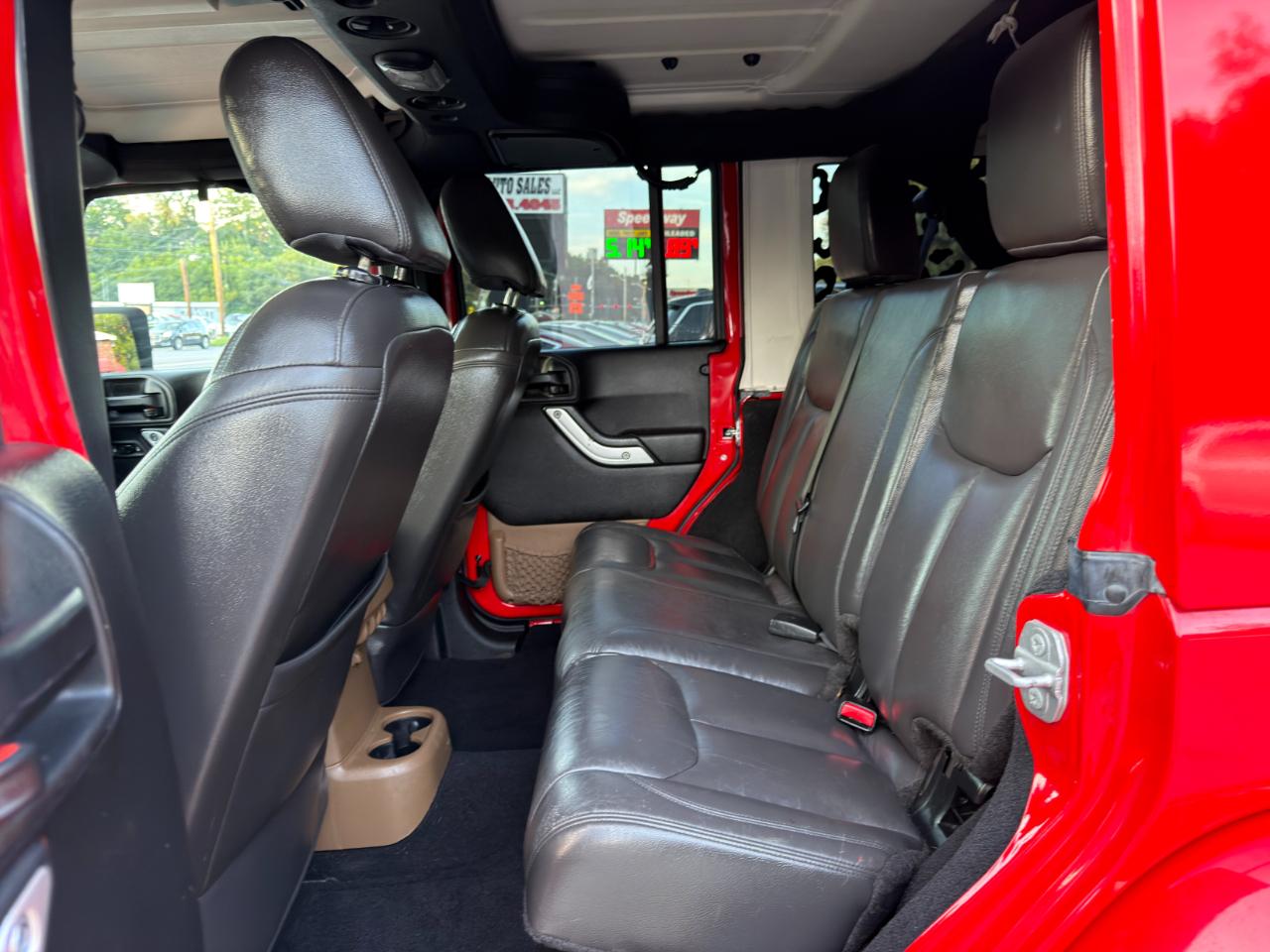 Jeep Wrangler Unlimited 4WD 4dr Sahara 2015