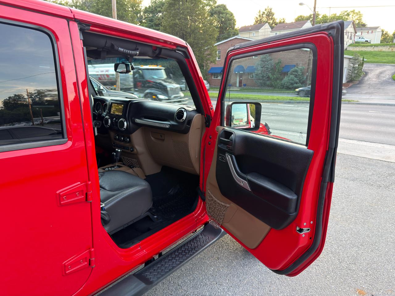 Jeep Wrangler Unlimited 4WD 4dr Sahara 2015