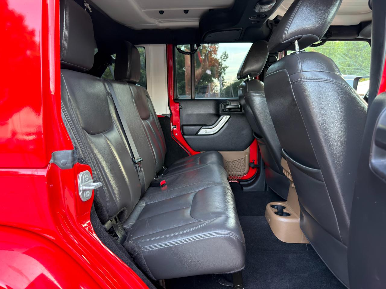 Jeep Wrangler Unlimited 4WD 4dr Sahara 2015