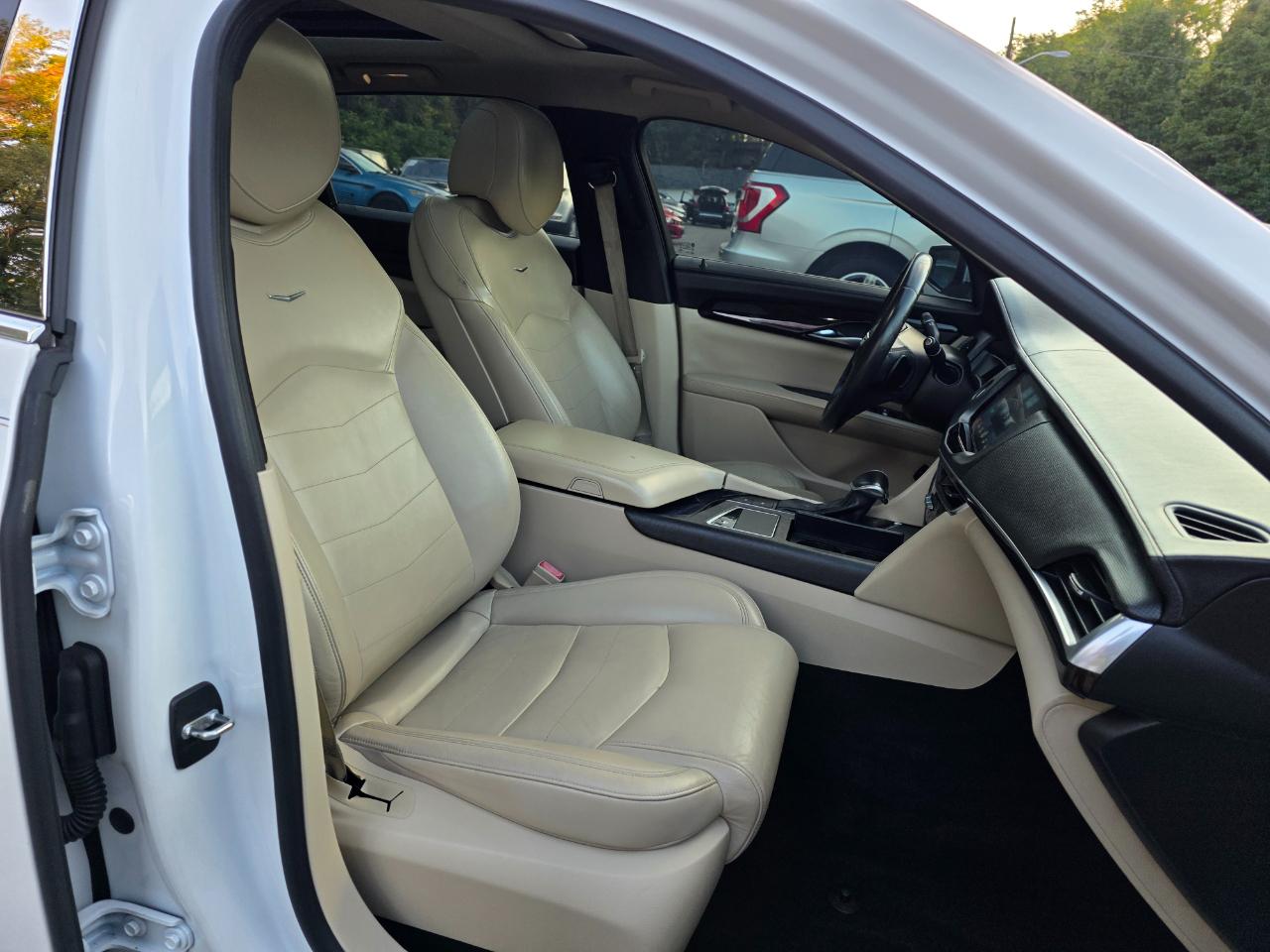 Cadillac CT6 4dr Sdn 2.0L Turbo RWD 2017