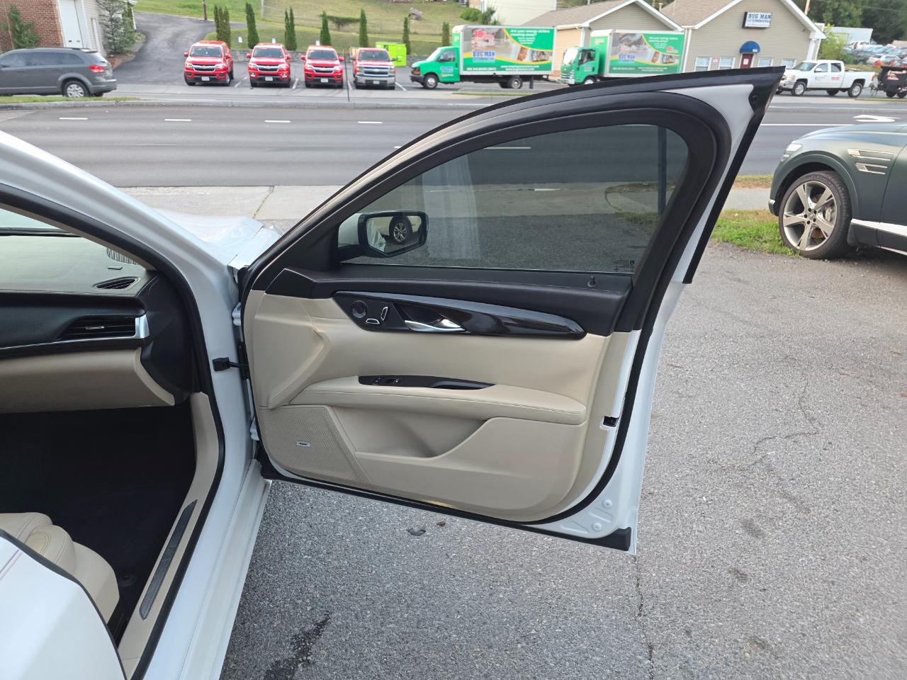 Cadillac CT6 4dr Sdn 2.0L Turbo RWD 2017