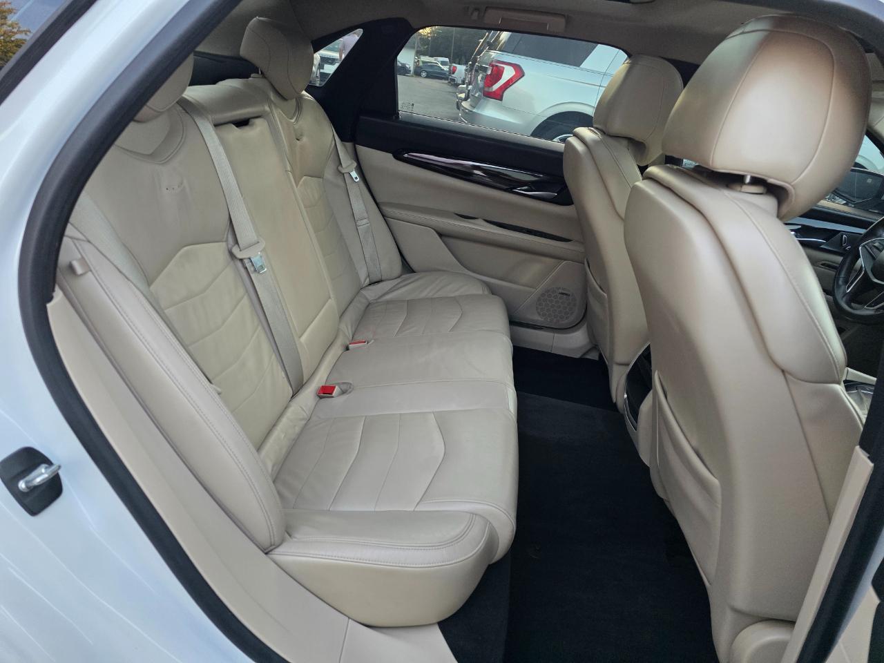 Cadillac CT6 4dr Sdn 2.0L Turbo RWD 2017