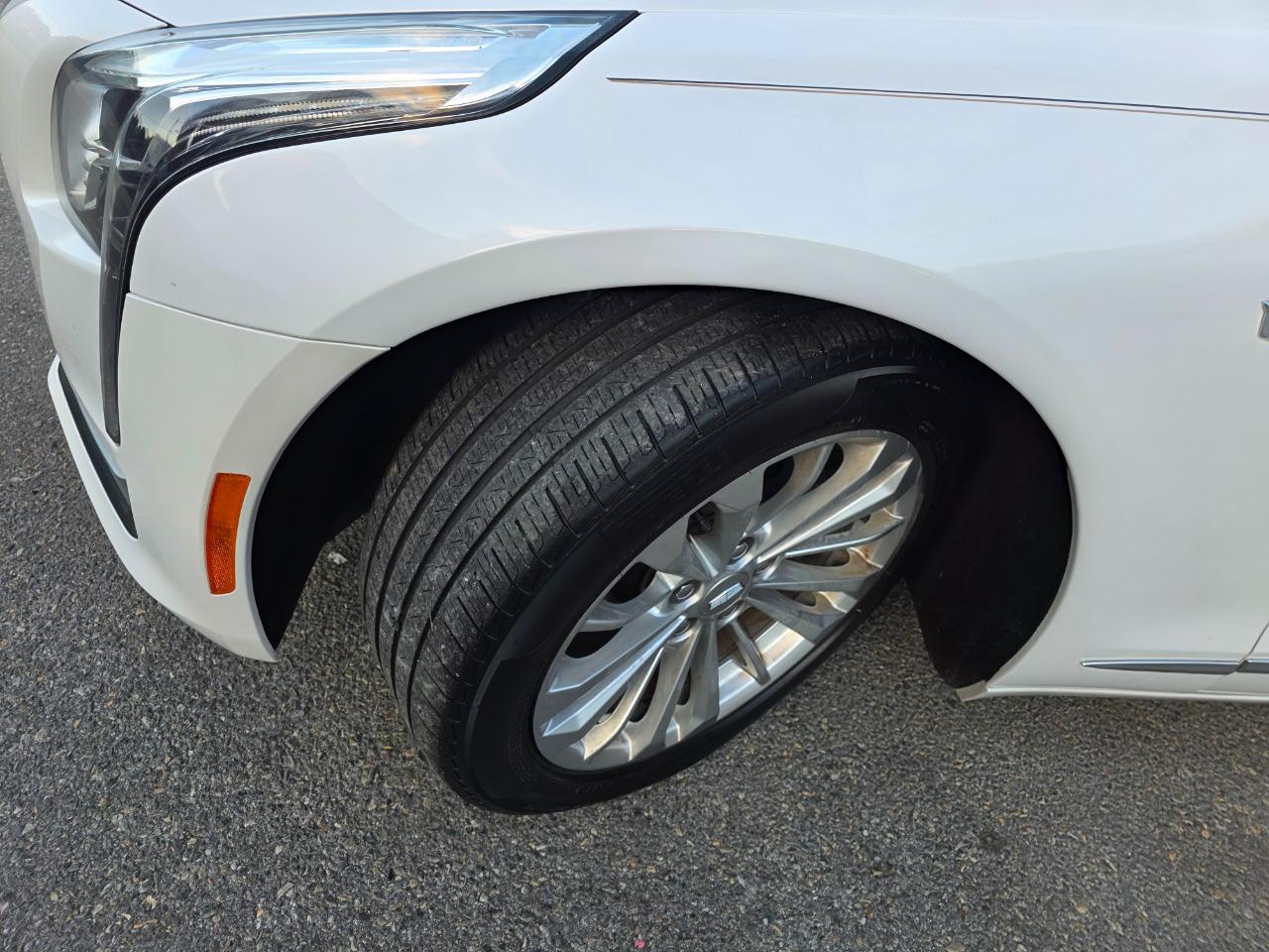 Cadillac CT6 4dr Sdn 2.0L Turbo RWD 2017
