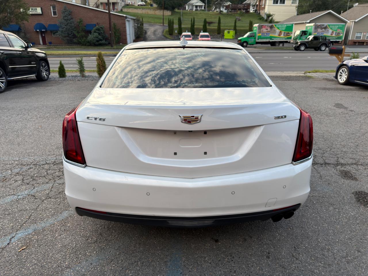 Cadillac CT6 4dr Sdn 2.0L Turbo RWD 2017