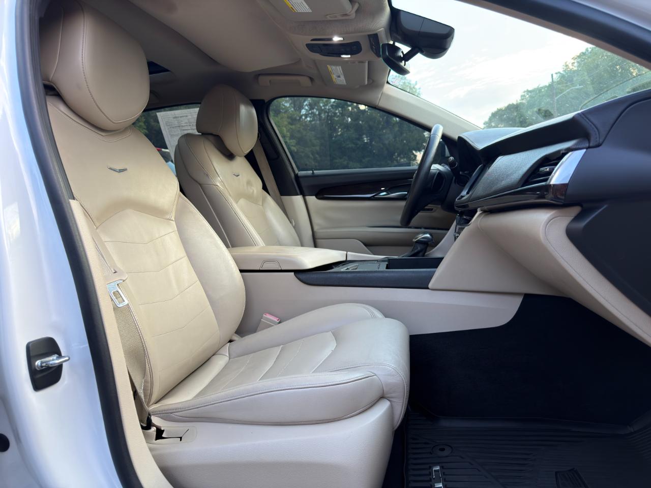 Cadillac CT6 4dr Sdn 2.0L Turbo RWD 2017