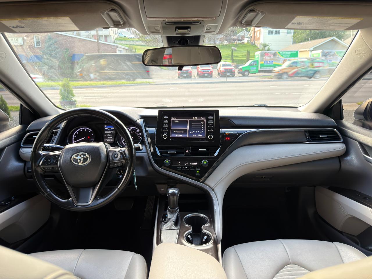 Toyota Camry SE Auto (Natl) 2021