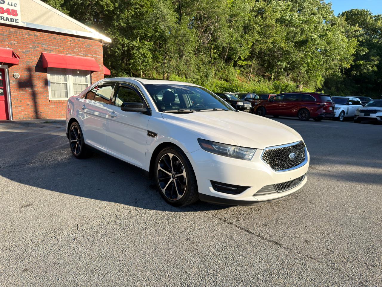 Ford Taurus 4dr Sdn SHO AWD 2014