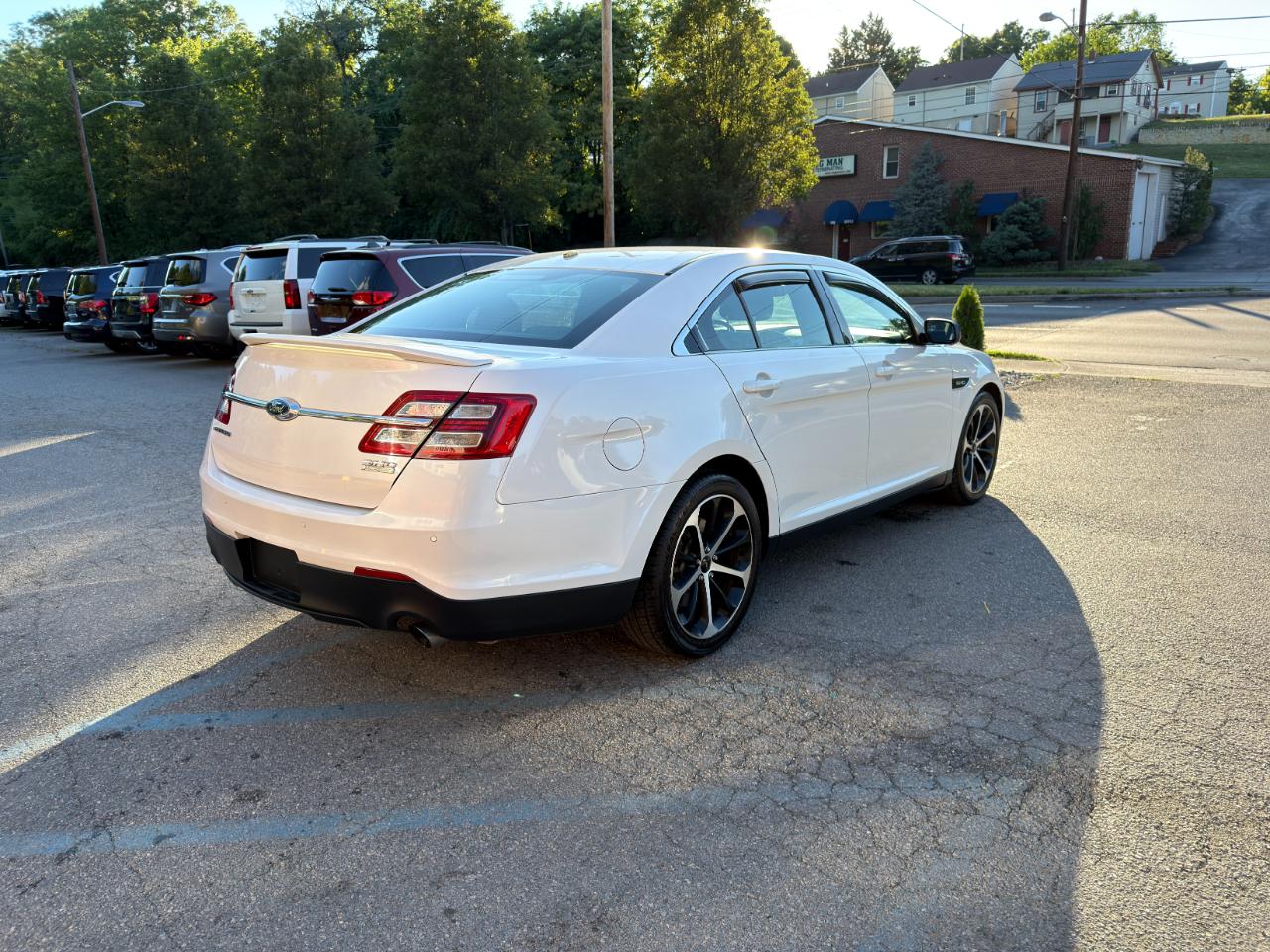 Ford Taurus 4dr Sdn SHO AWD 2014