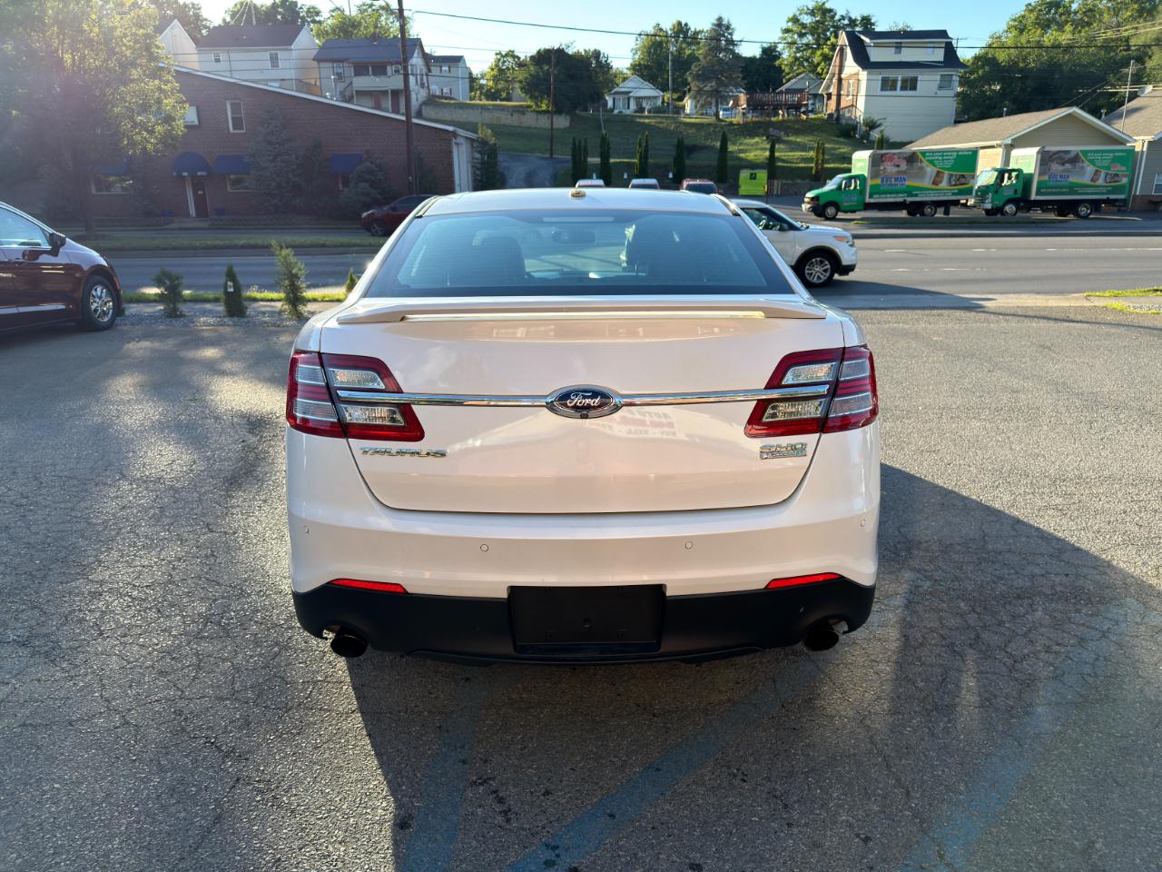 Ford Taurus 4dr Sdn SHO AWD 2014