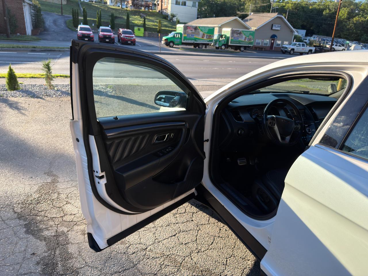 Ford Taurus 4dr Sdn SHO AWD 2014