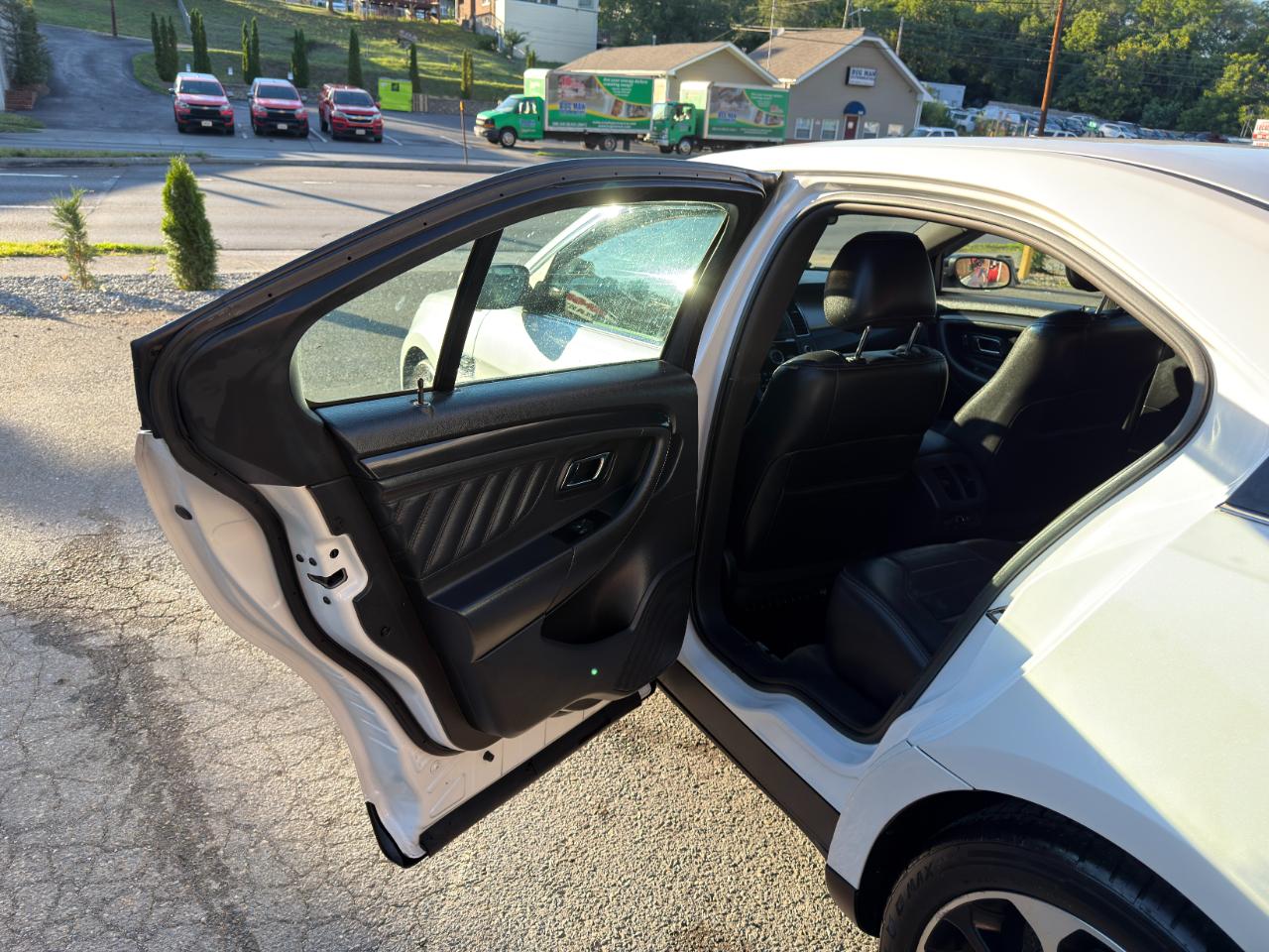 Ford Taurus 4dr Sdn SHO AWD 2014
