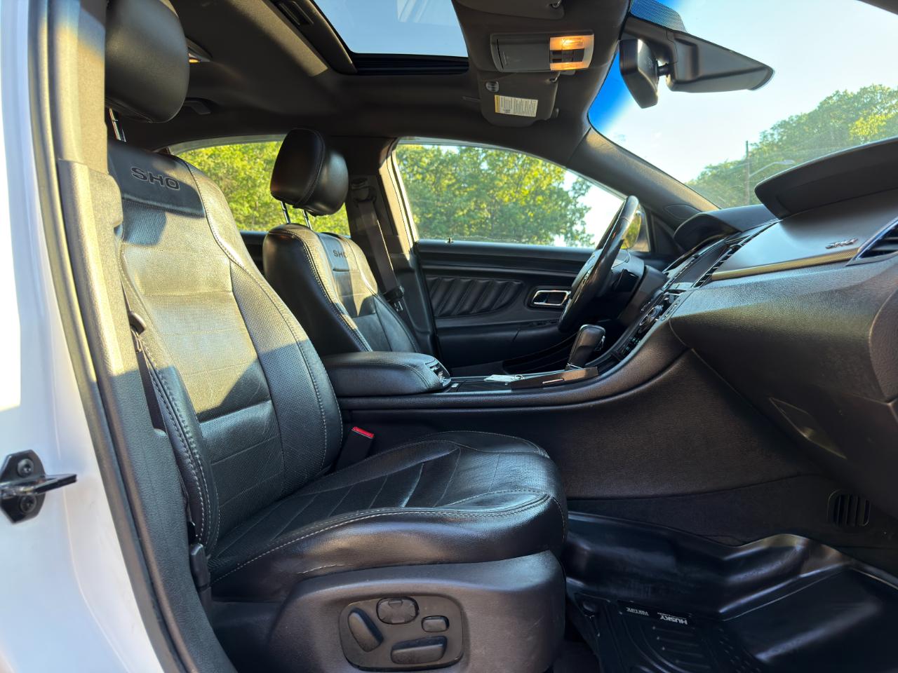 Ford Taurus 4dr Sdn SHO AWD 2014