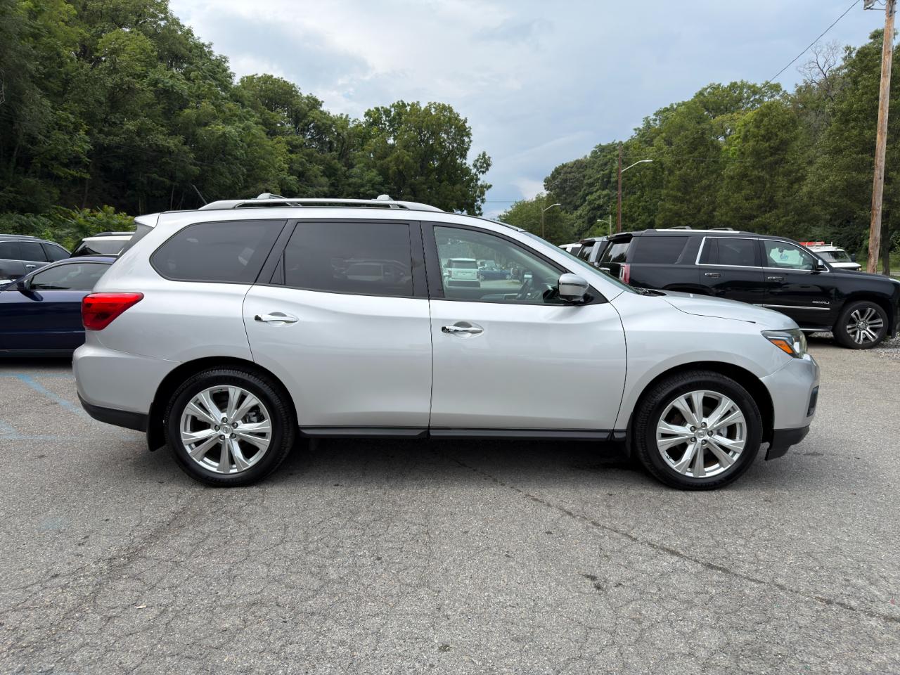 Nissan Pathfinder 4x4 SL 2018