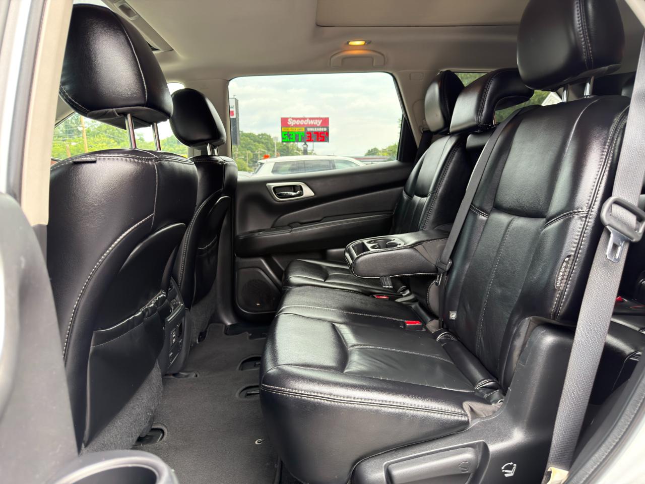 Nissan Pathfinder 4x4 SL 2018