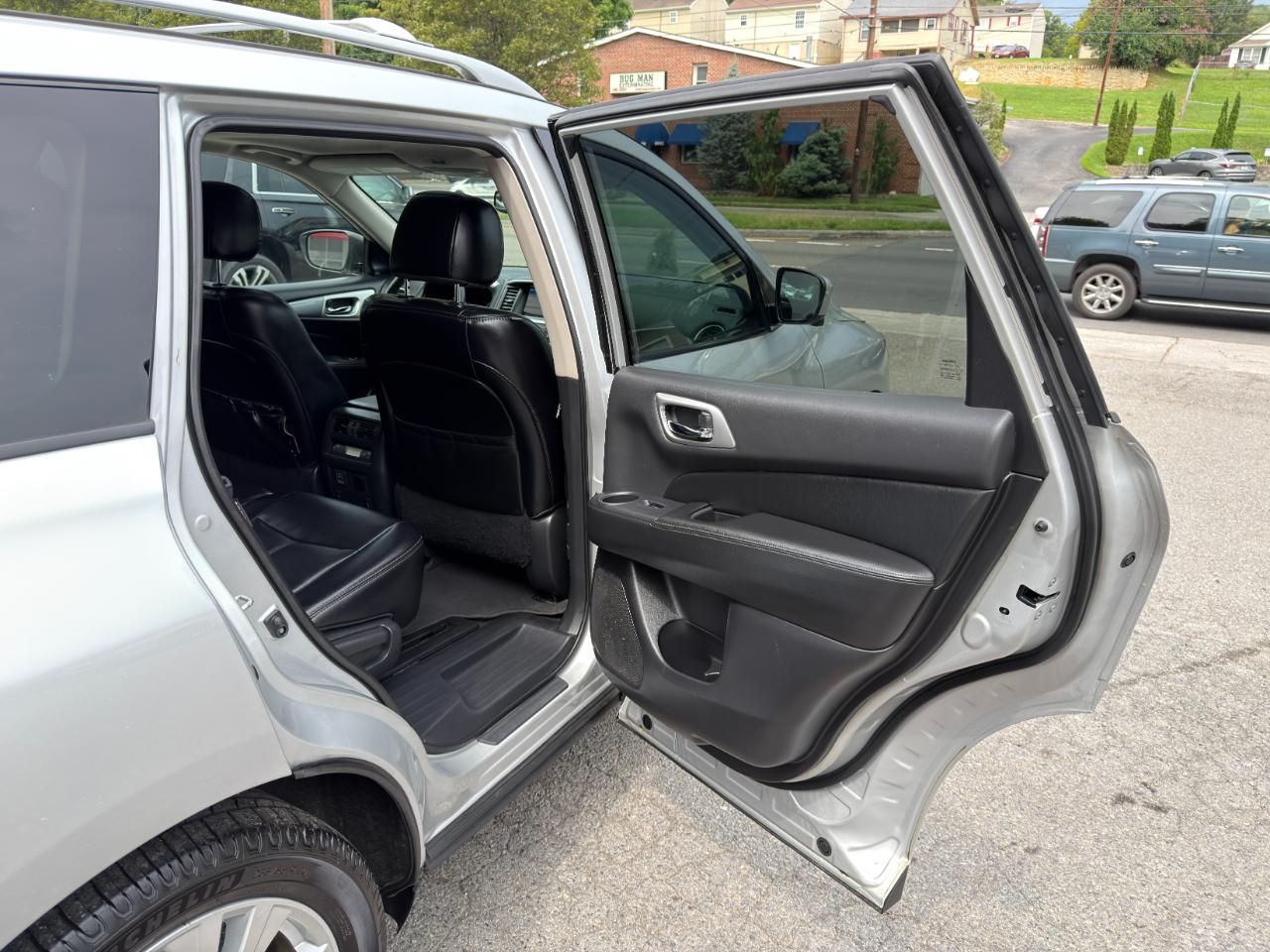 Nissan Pathfinder 4x4 SL 2018