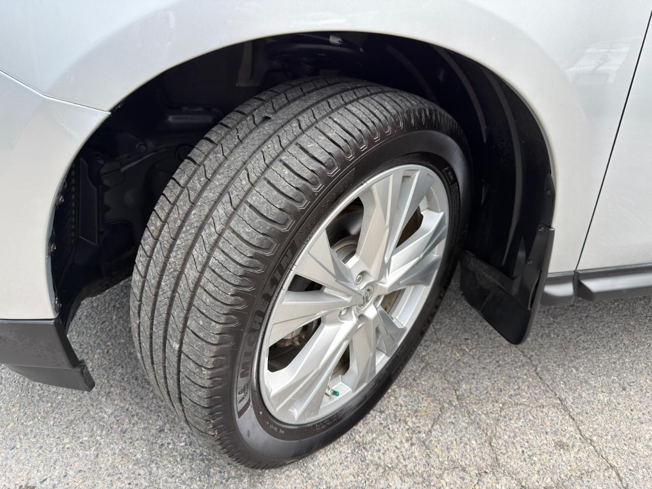 Nissan Pathfinder 4x4 SL 2018