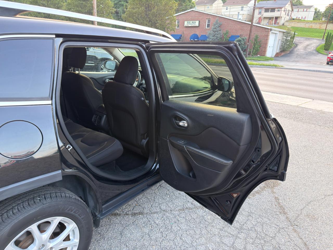 Jeep Cherokee 4WD 4dr Latitude 2015