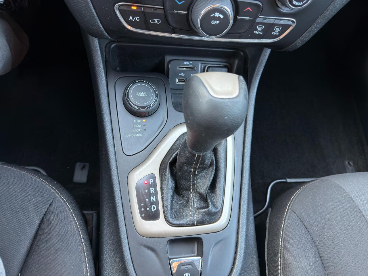 Jeep Cherokee 4WD 4dr Latitude 2015