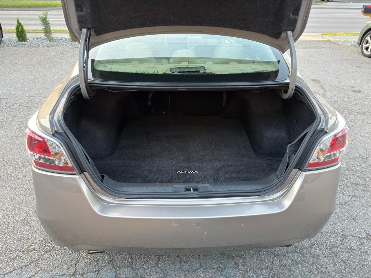 Nissan Altima 4dr Sdn I4 2.5 S 2015