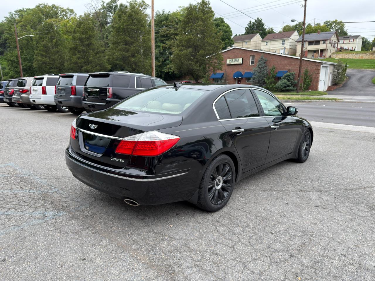 Hyundai Genesis 4dr Sdn V6 2011