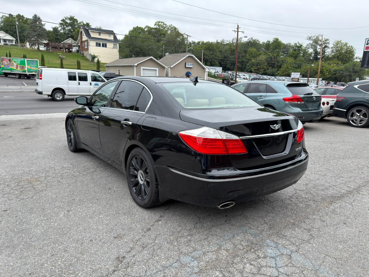 Hyundai Genesis 4dr Sdn V6 2011