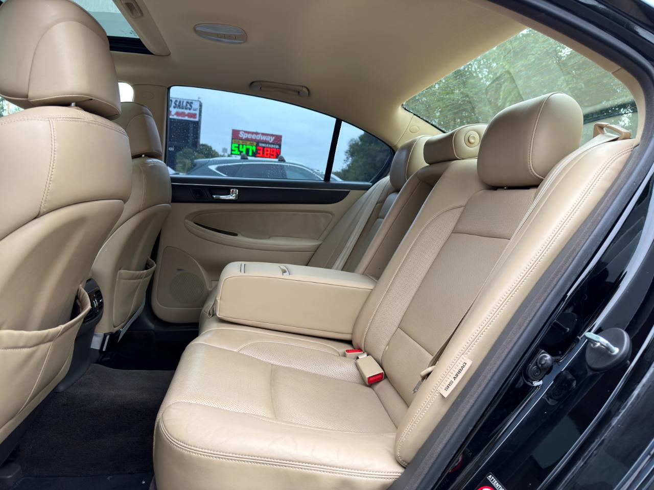 Hyundai Genesis 4dr Sdn V6 2011