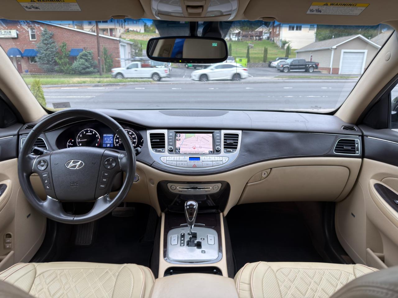 Hyundai Genesis 4dr Sdn V6 2011