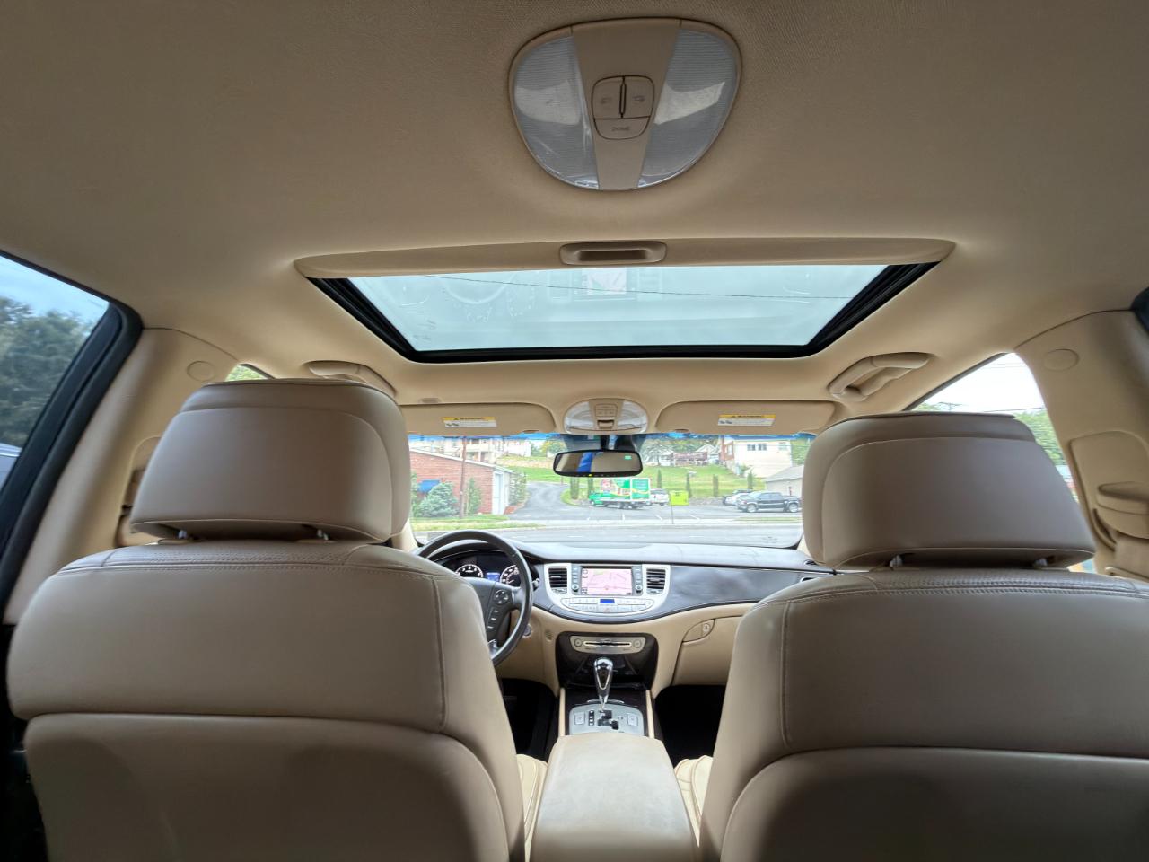 Hyundai Genesis 4dr Sdn V6 2011