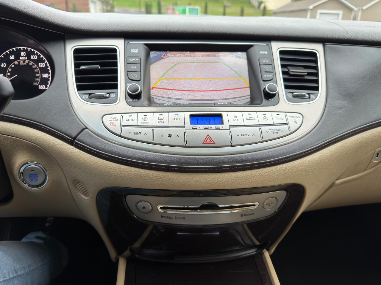Hyundai Genesis 4dr Sdn V6 2011