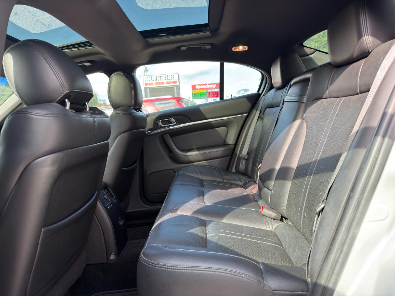 Lincoln MKS 4dr Sdn 3.7L FWD 2013