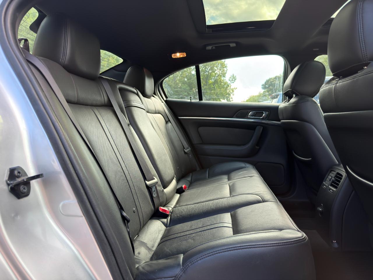Lincoln MKS 4dr Sdn 3.7L FWD 2013