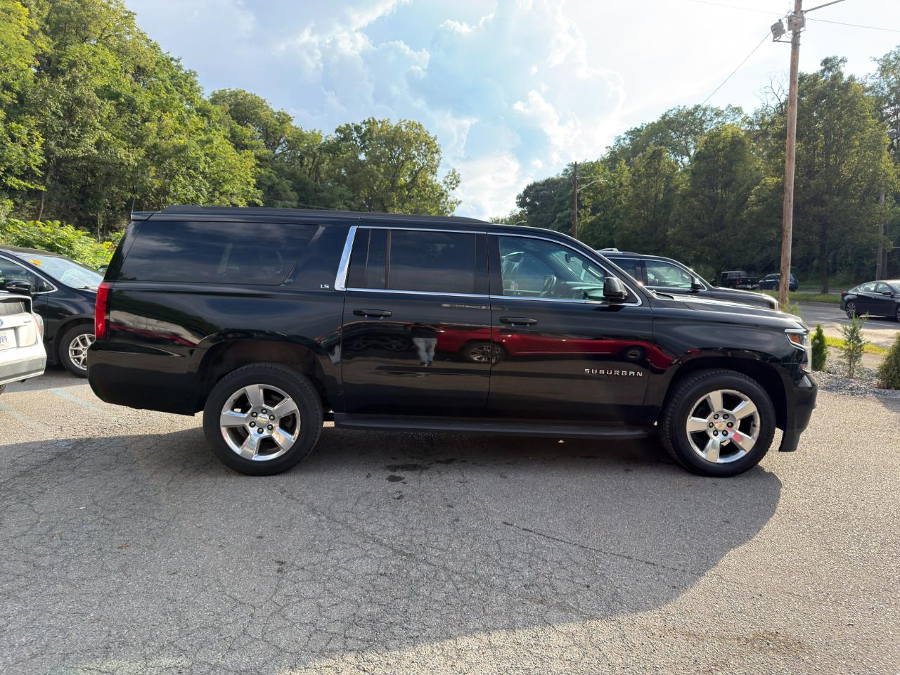 Chevrolet Suburban 4WD 4dr 1500 LS 2016