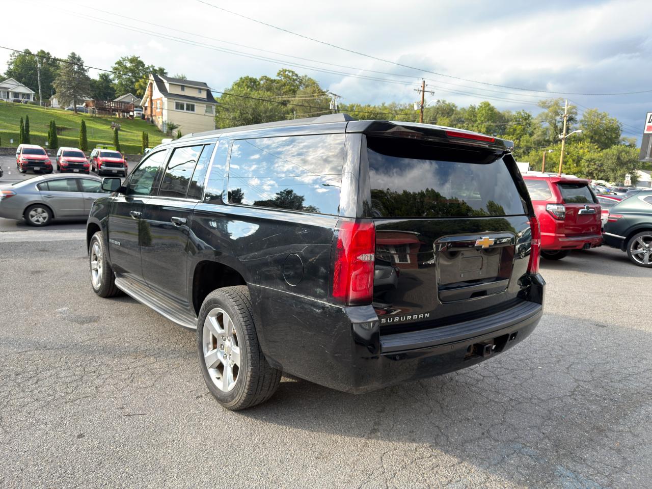 Chevrolet Suburban 4WD 4dr 1500 LS 2016