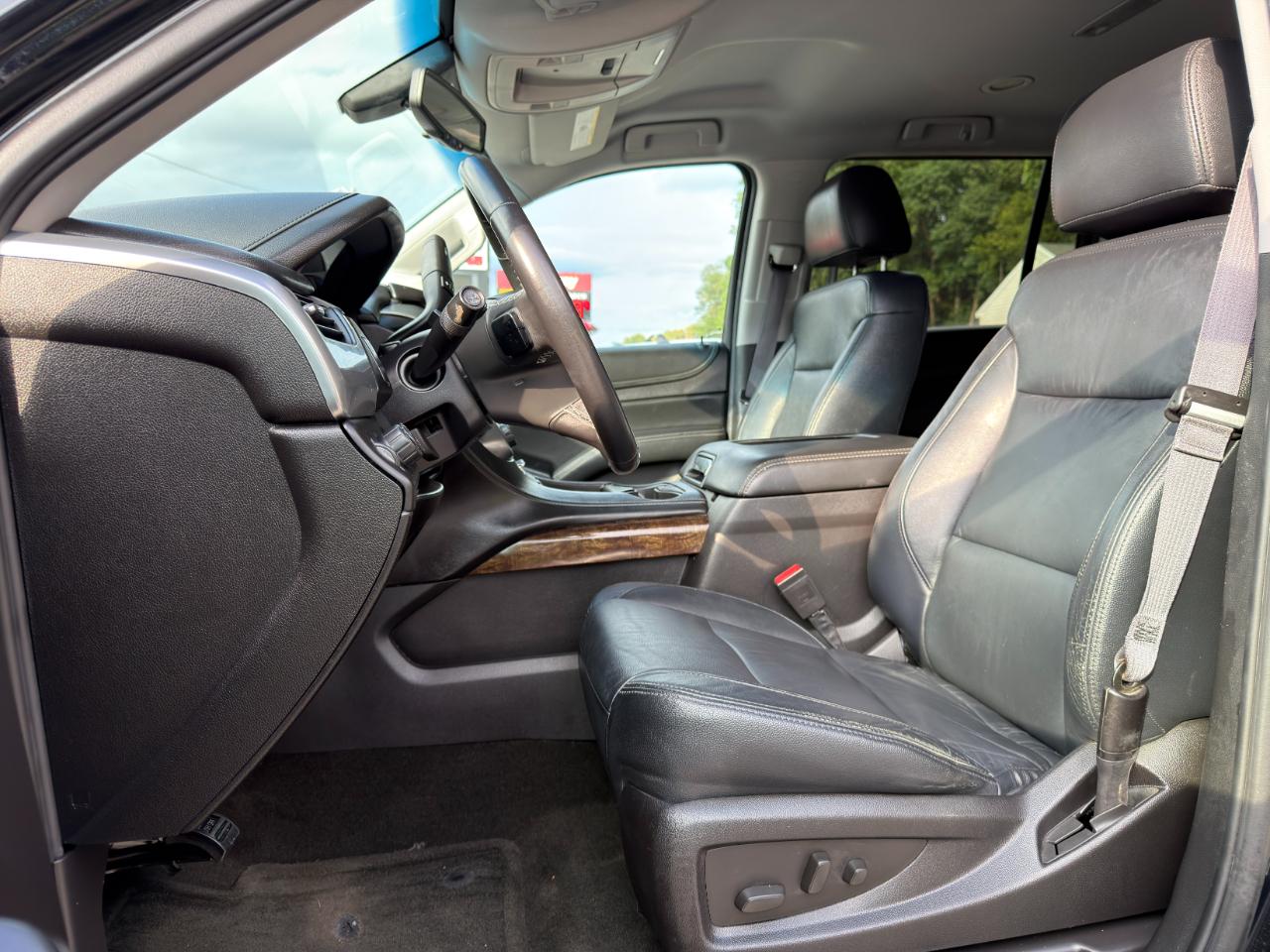 Chevrolet Suburban 4WD 4dr 1500 LS 2016