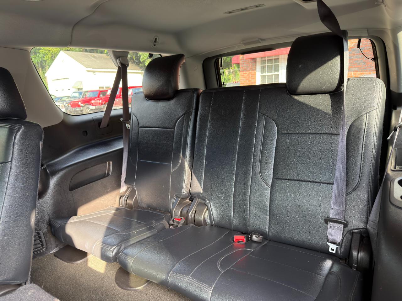 Chevrolet Suburban 4WD 4dr 1500 LS 2016