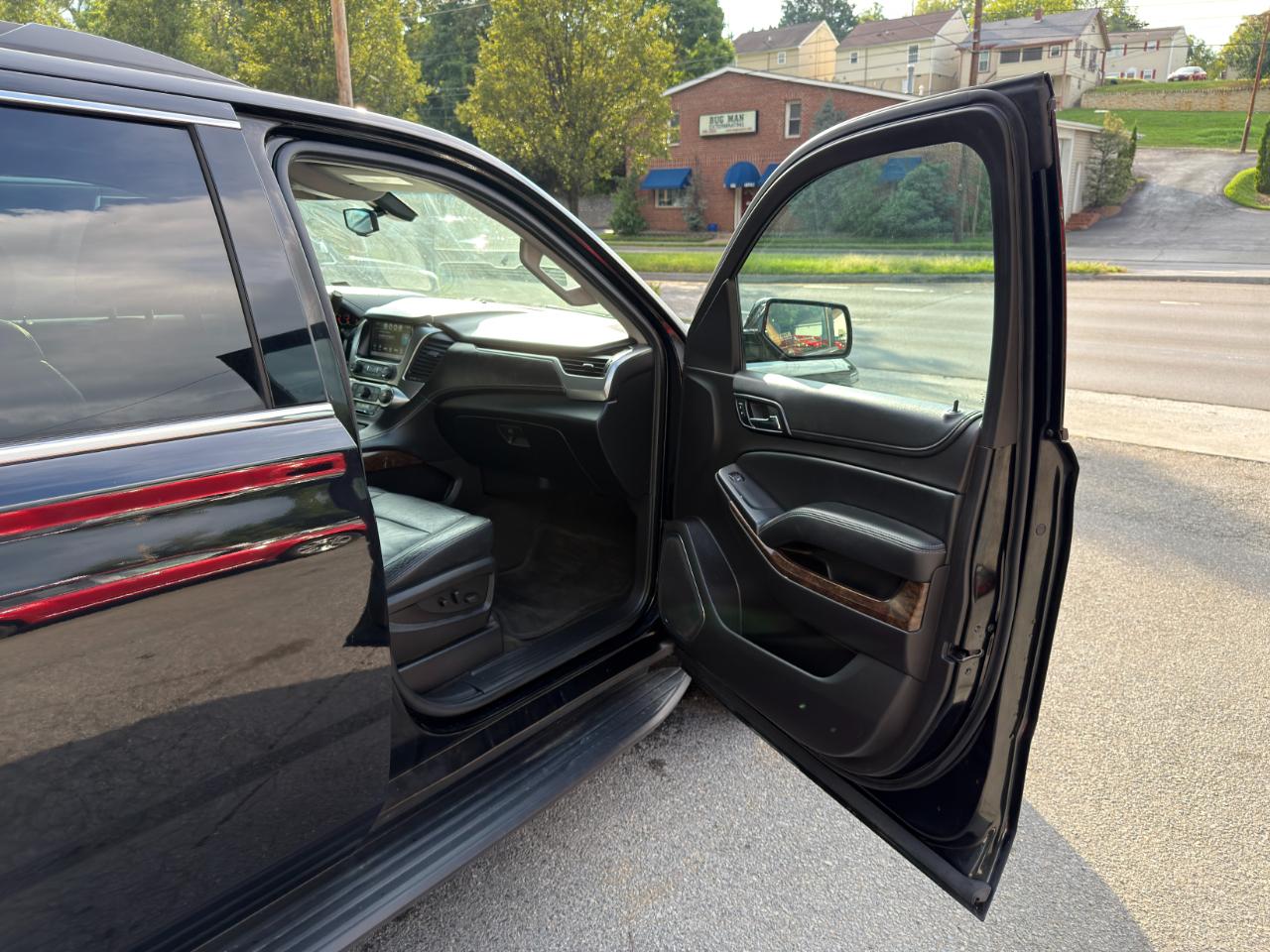 Chevrolet Suburban 4WD 4dr 1500 LS 2016