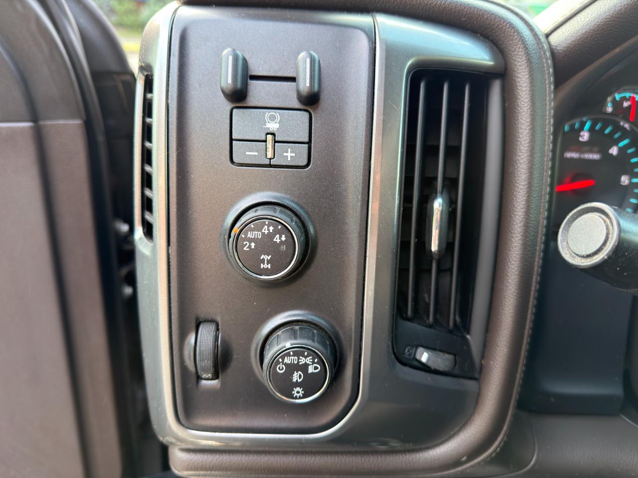 Chevrolet Silverado 1500 4WD Double Cab 143.5" LTZ w/2LZ 2014