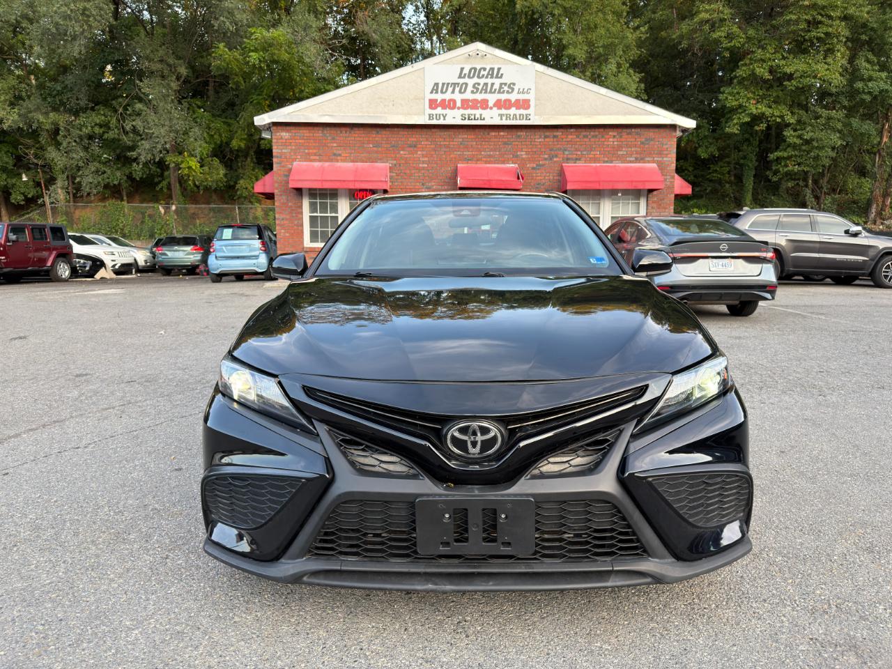 Toyota Camry SE Auto (Natl) 2021