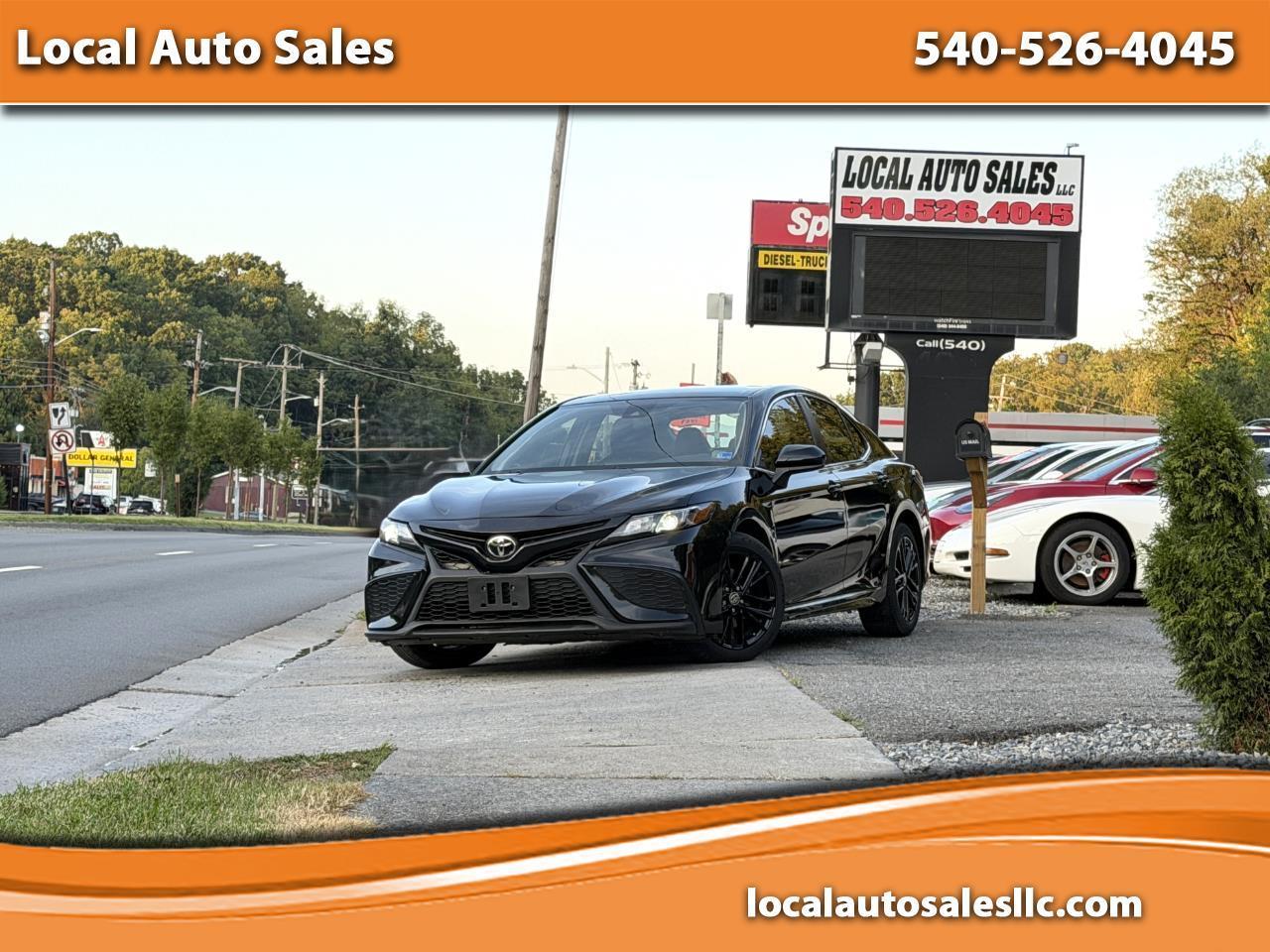 Toyota Camry SE Auto (Natl) 2021