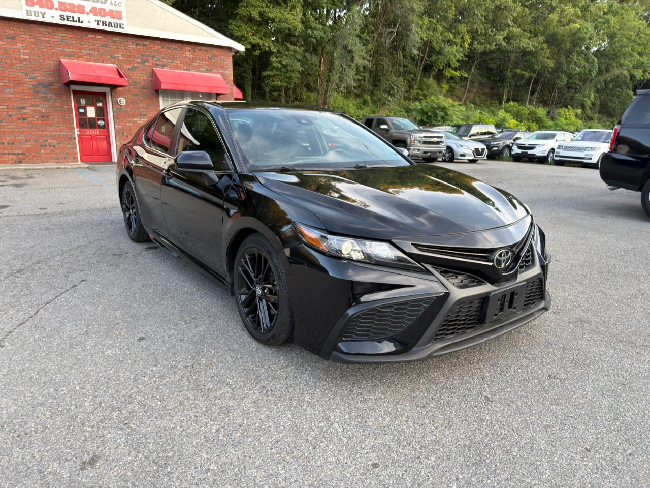 Toyota Camry SE Auto (Natl) 2021